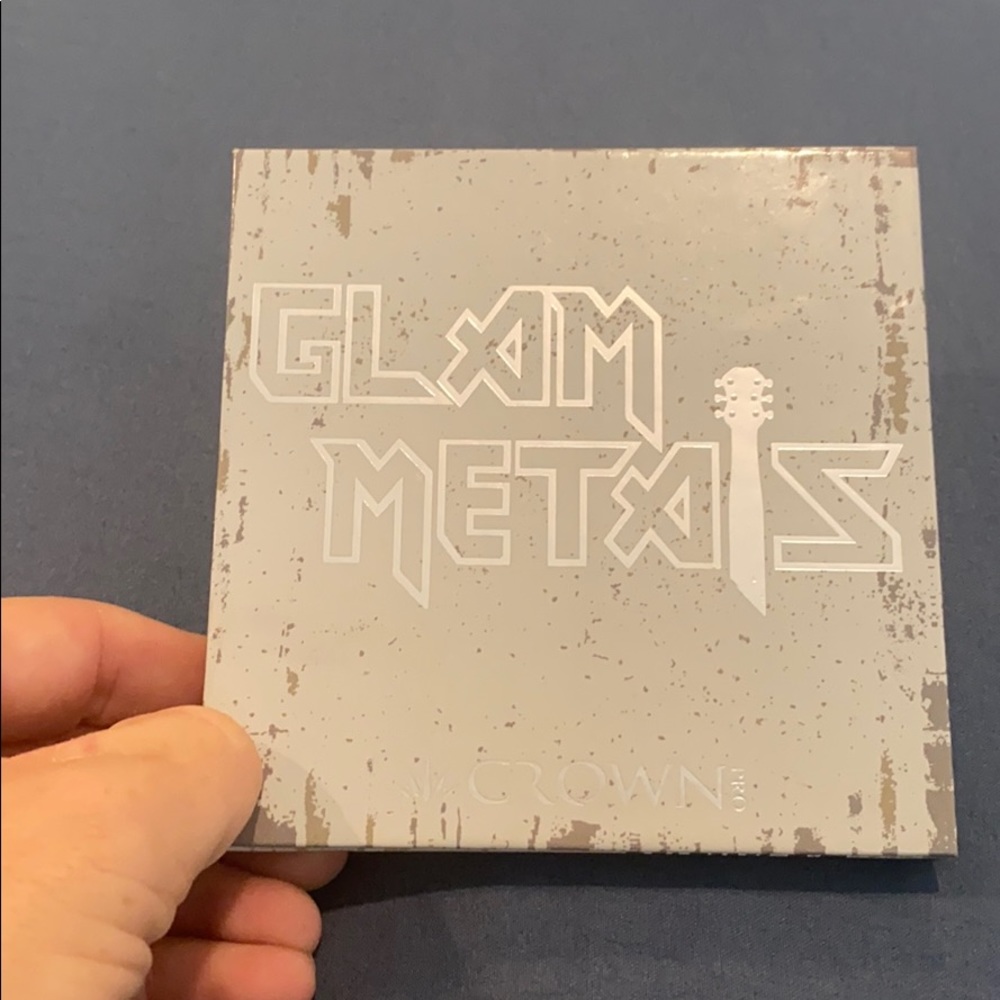 Glam metals eyeshadow palette - never used